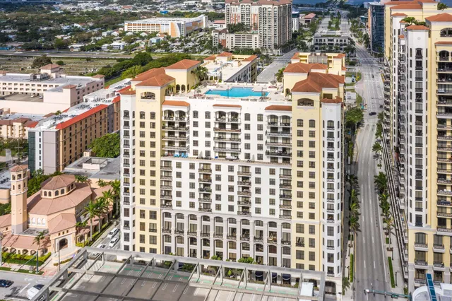 One City Plaza Unit 725 photo 37
