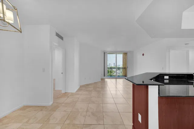 The Metropolitan Unit 612 photo 3