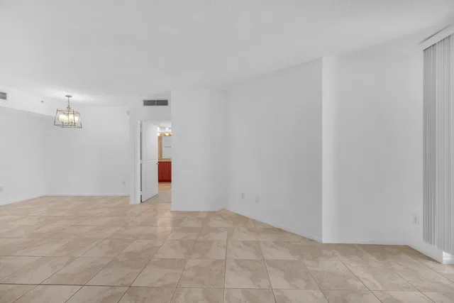 The Metropolitan Unit 612 photo 22