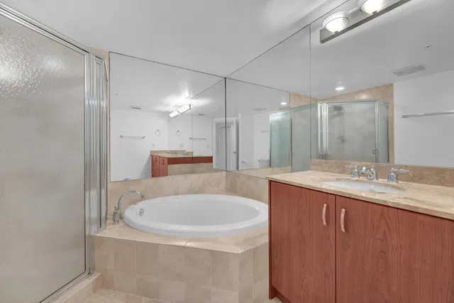 The Metropolitan Unit 612 photo 35
