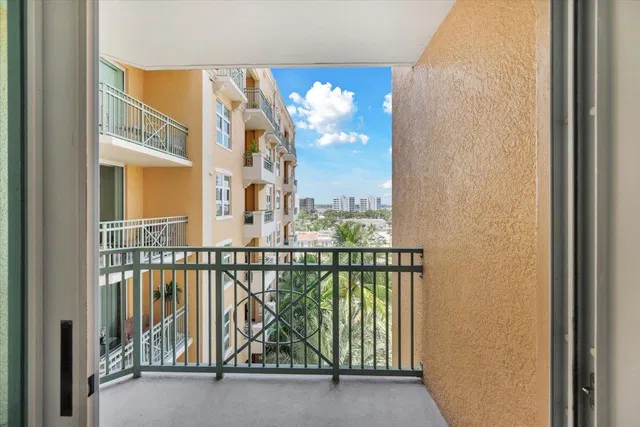 The Metropolitan Unit 612 photo 44