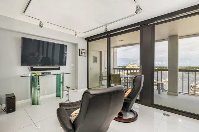 Waterview Towers Unit 1504 photo 9