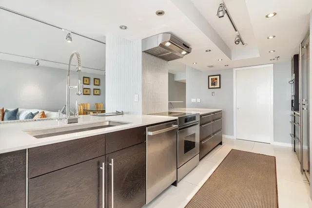 Waterview Towers Unit 1504 photo 10