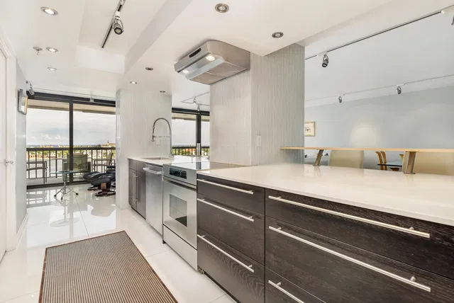 Waterview Towers Unit 1504 photo 11