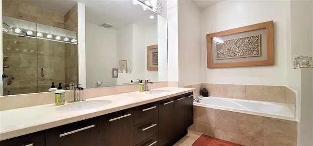 The Whitney Unit 315 photo 17
