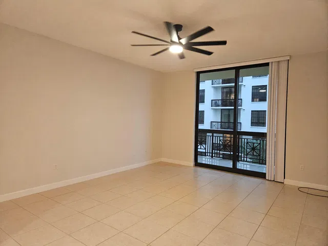 One City Plaza Unit 1113 photo 2