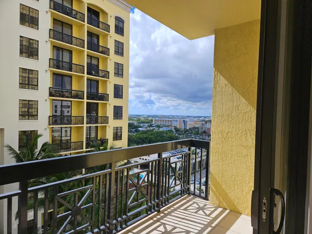 One City Plaza Unit 1113 photo 17