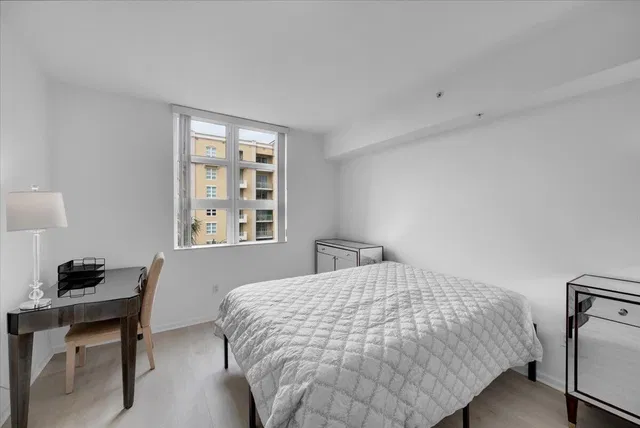 The Metropolitan Unit 518 photo 15