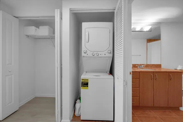 The Metropolitan Unit 518 photo 18