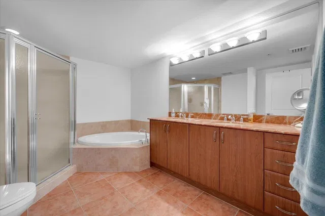 The Metropolitan Unit 518 photo 20