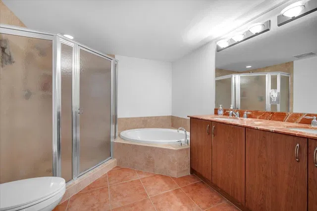 The Metropolitan Unit 518 photo 21