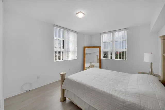 The Metropolitan Unit 518 photo 25