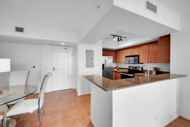 The Metropolitan Unit 518 photo 36