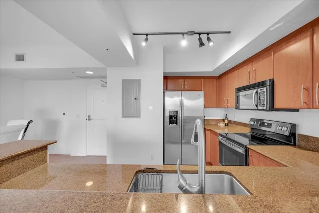 The Metropolitan Unit 518 photo 38