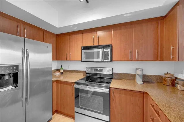 The Metropolitan Unit 518 photo 39