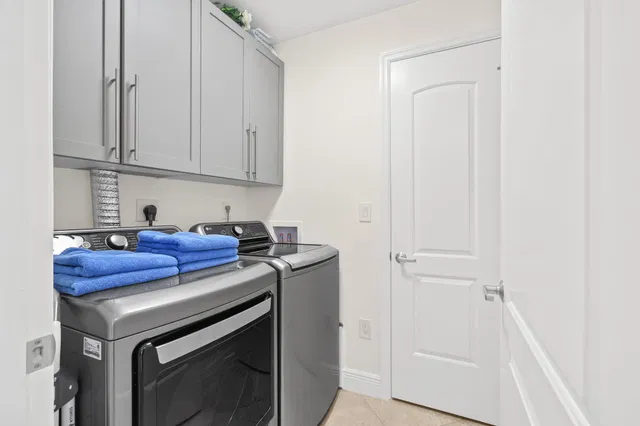One City Plaza Unit 1206 photo 5