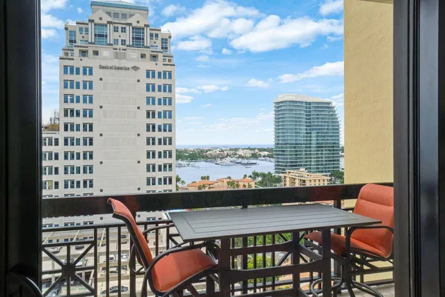 One City Plaza Unit 1206 photo 14