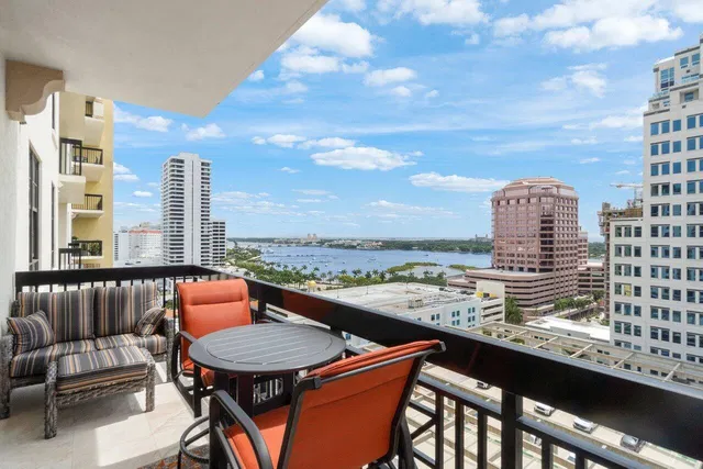 One City Plaza Unit 1206 photo 16