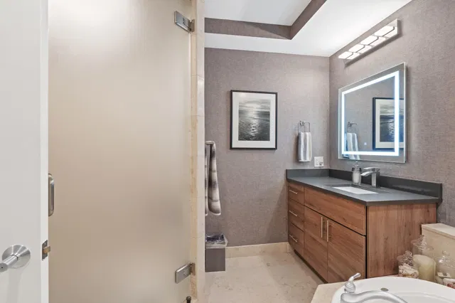 One City Plaza Unit 1206 photo 29