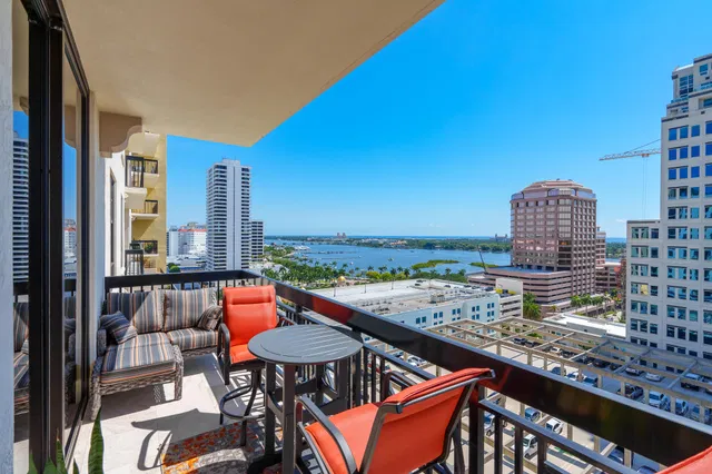 One City Plaza Unit 1206 photo 37