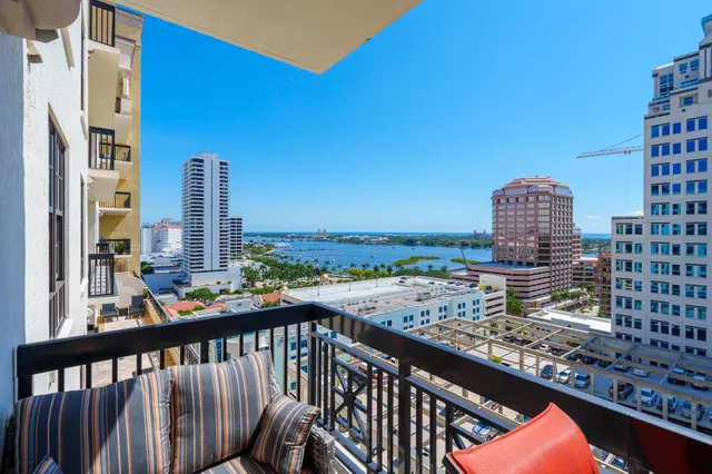 One City Plaza Unit 1206 photo 39