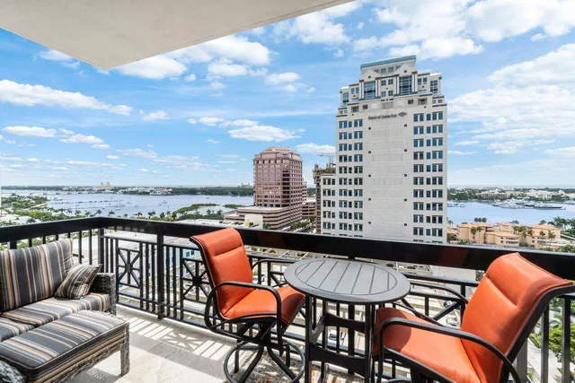 One City Plaza Unit 1206 photo 42