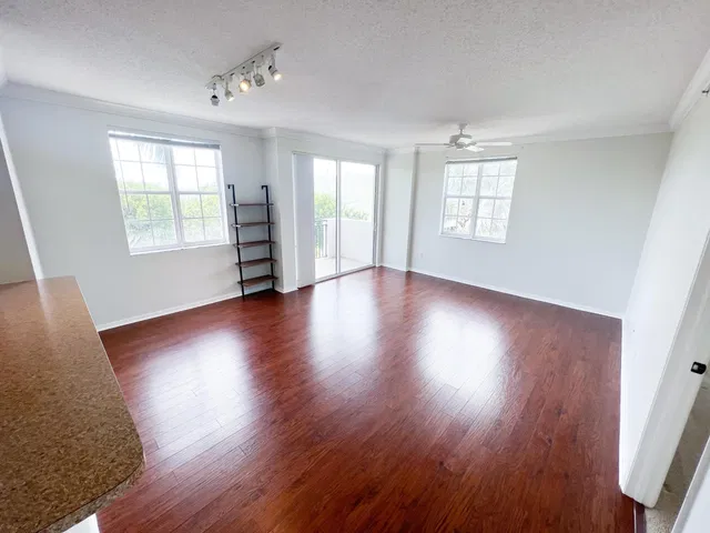 The Montecito Unit 301 photo 3