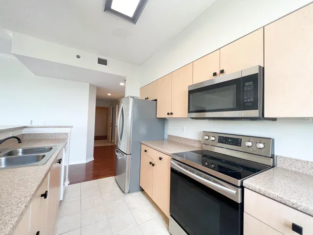 The Montecito Unit 301 photo 14