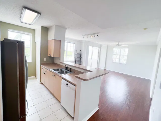 The Montecito Unit 301 photo 15
