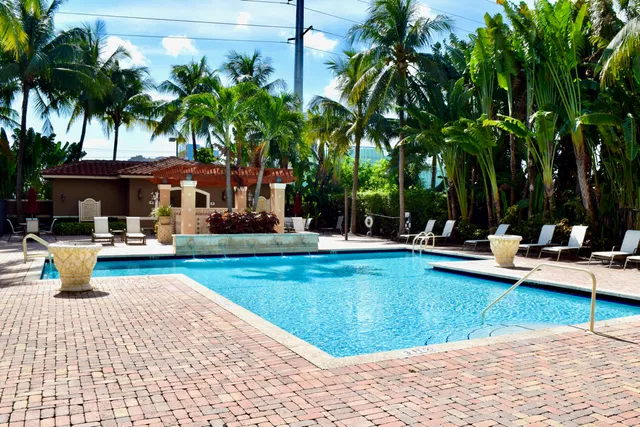 The Montecito Unit 301 photo 32