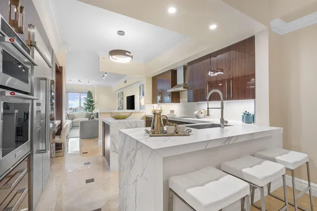 Esplanade Grande Unit 605 photo 7