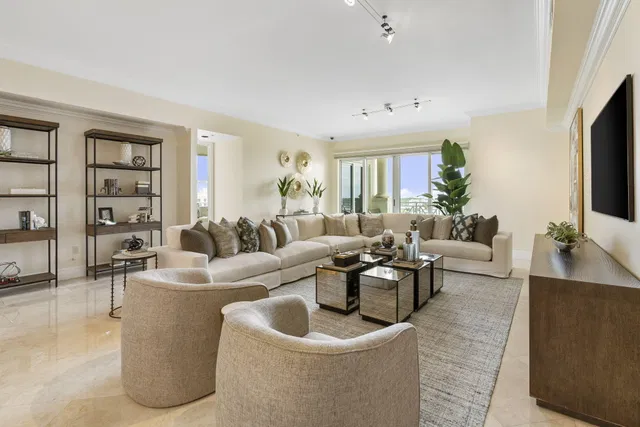 Esplanade Grande Unit 605 photo 9