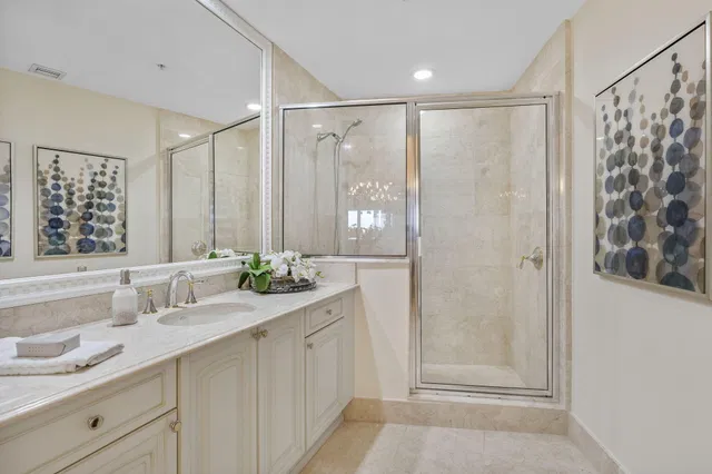 Esplanade Grande Unit 605 photo 18