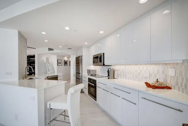 The Plaza of The Palm Beaches Unit 20a photo 8