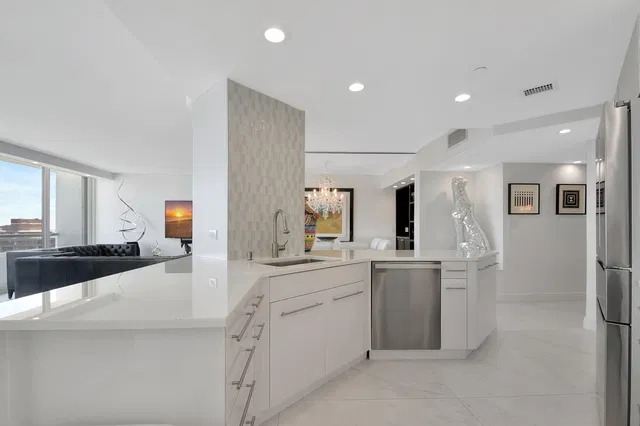 The Plaza of The Palm Beaches Unit 20a photo 9