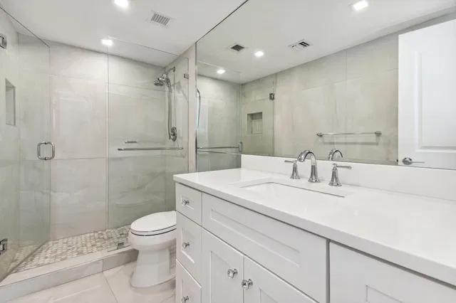 Trianon Unit 1506 photo 10
