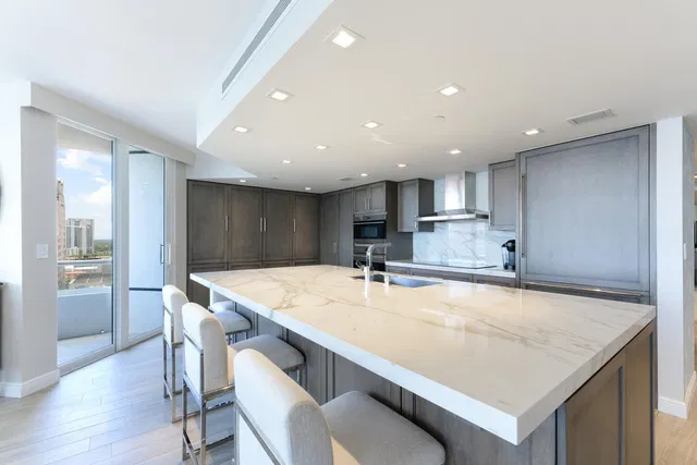 The Plaza of The Palm Beaches Unit 17h photo 6