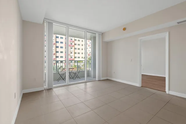 City Palms Unit 303 photo 8