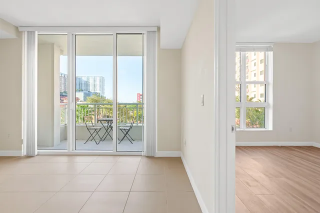 City Palms Unit 303 photo 9