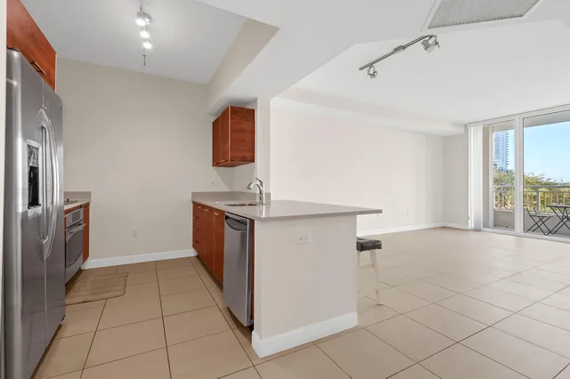 City Palms Unit 303 photo 10