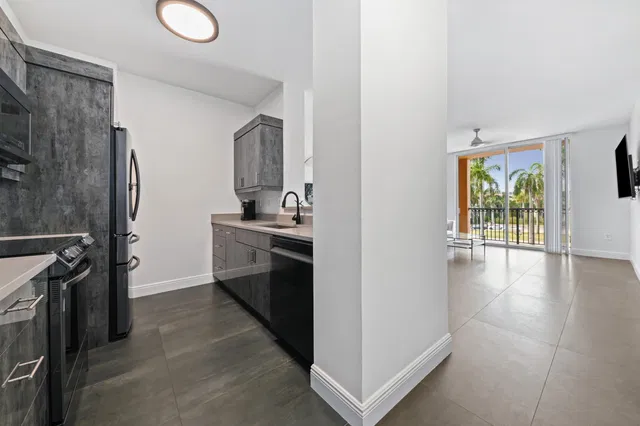 The Tower Condominium at Cityplace Unit 207 photo 4