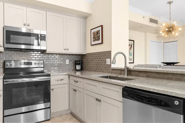 The Tower Condominium at Cityplace Unit 1004 photo 5