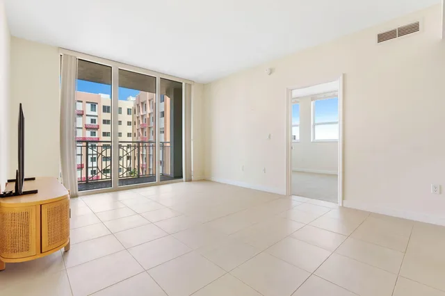 City Palms Unit 601 photo 17