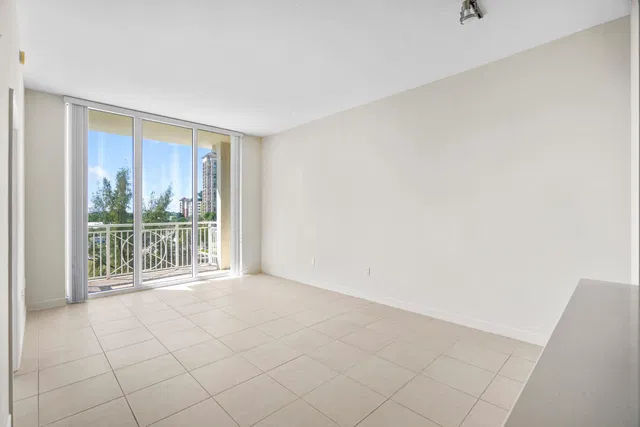 City Palms Unit 529 photo 5