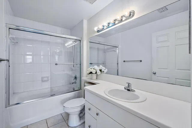 The Montecito Unit 606 photo 14