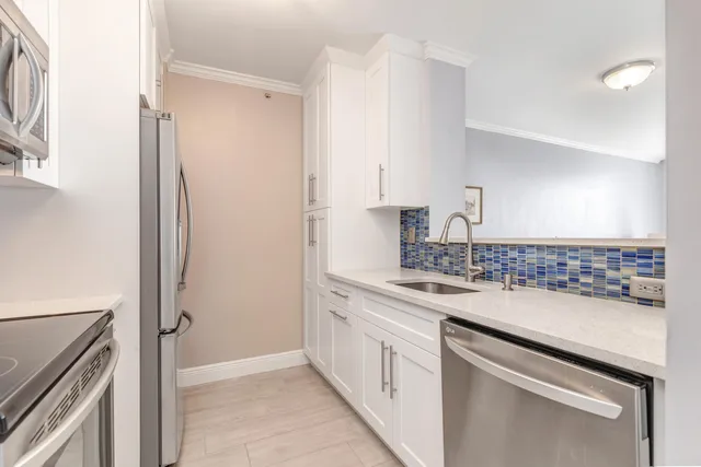 The Tower Condominium at Cityplace Unit 607 photo 4
