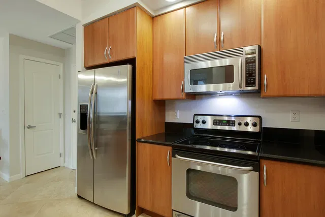 One City Plaza Unit 1024 photo 6
