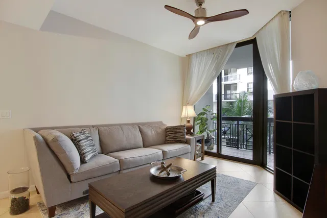 One City Plaza Unit 1024 photo 9