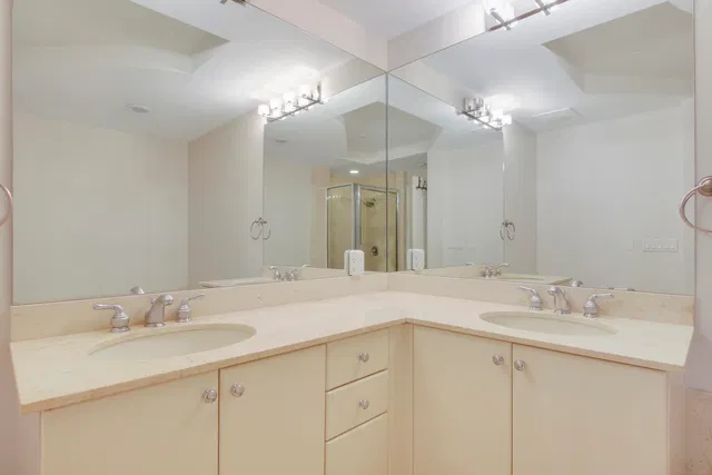 One City Plaza Unit 1024 photo 18