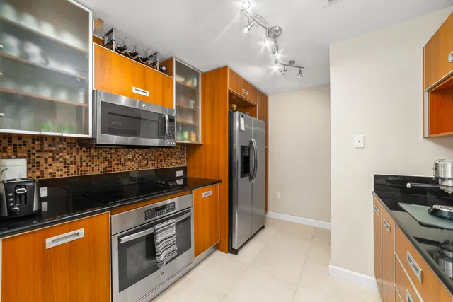 The Whitney Unit 628 photo 9